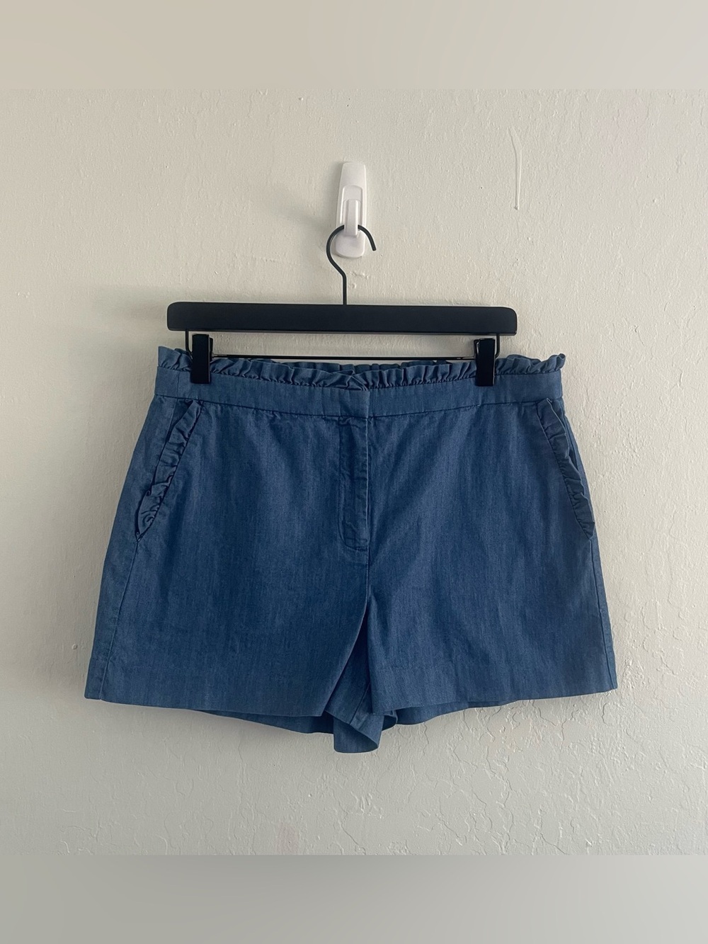 J. Crew Blue Chambray Ruffled Shorts Summer Casual Preppy Womens Size 8